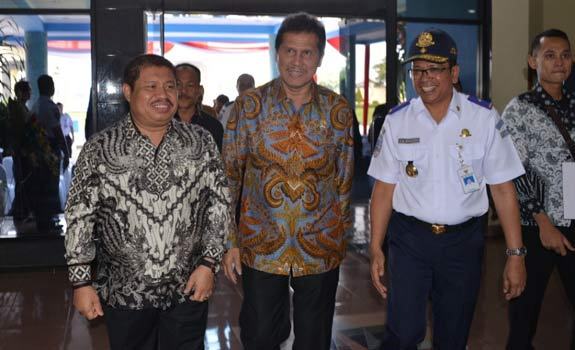 bupati-amri-seluruh-pns-di-bengkalis-tidak-boleh-mempersulit-msayarakat