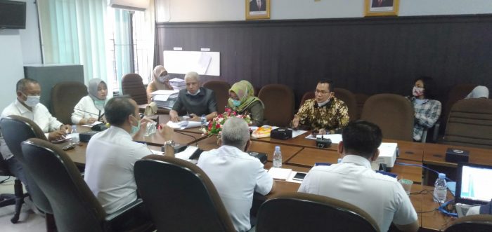 Para Anggota Komisi II yang hadir saat hearing