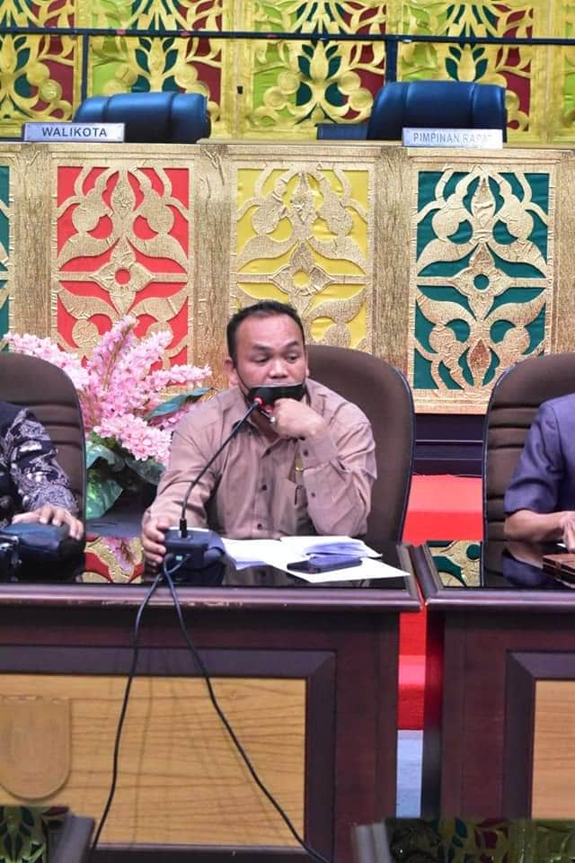 Tampak hadir anggota Komisi IV Ruslan Tarigan yang juga memberikan kritikan kepada 4 kontraktor IPAL