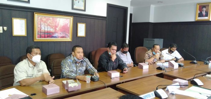 Warga Griya Tika Utama yang hadir saat hearing