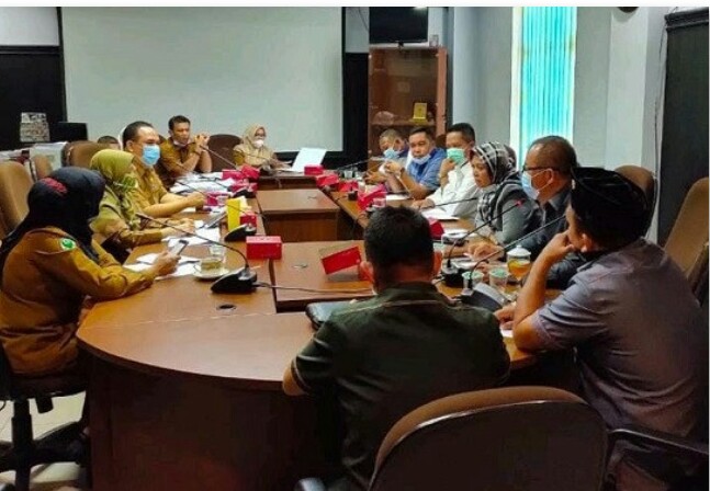 Suasana saat hearing Komisi IV bersama Kadiskes, RS andini dan pihak terkait lainnya