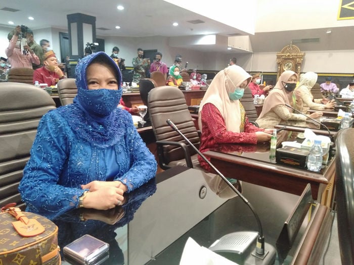 Tampak hadir Roem Diana Dewi Anggota DPRD Kota Pekanbaru pada saat paripurna