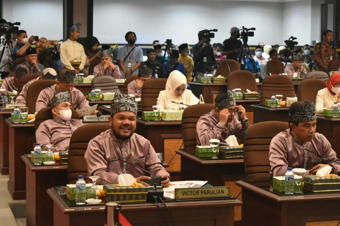 Para Anggota Dewan yang hadir saat Paripurna Hut Pekanbaru