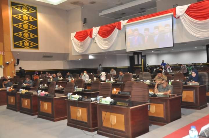 Suasana rapat sidang paripurna laporan reses