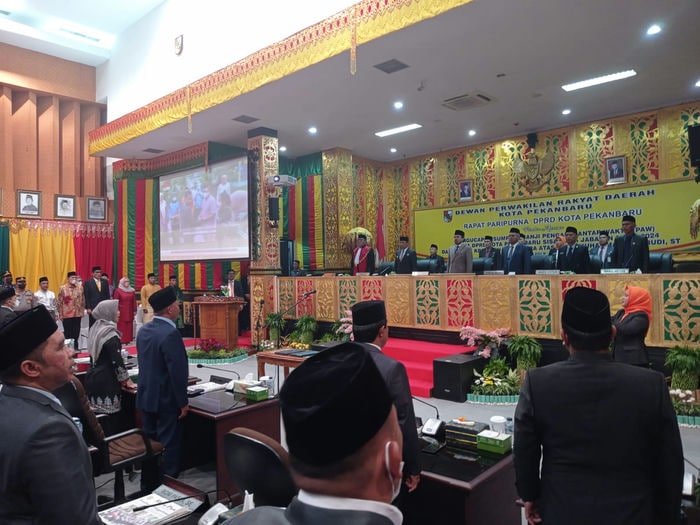 Suasana sidang paripurna Pengucapan SumpahJanji Pergantian Antar Waktu (PAW) Ketua DPRD Pekanbaru Sisa Masa Jabatan 2019-2024