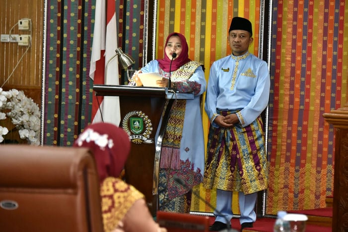 Bupati Bengkalis Kasmarni dan Wakil Bupati Bagus Santoso