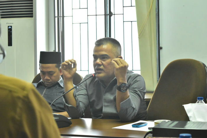 Rapat dipimpin langsung oleh Ketua Komisi I DPRD Pekanbaru Doni Saputra SH