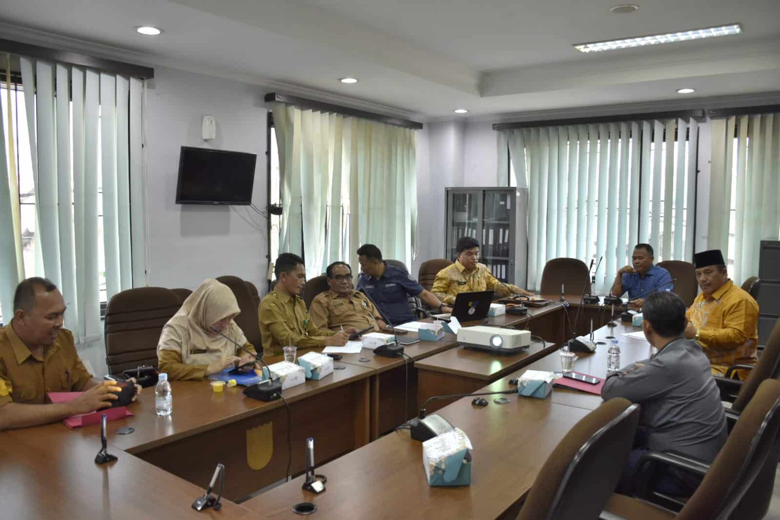 Suasana hearing Komisi III bersama Disdik Pekanbaru