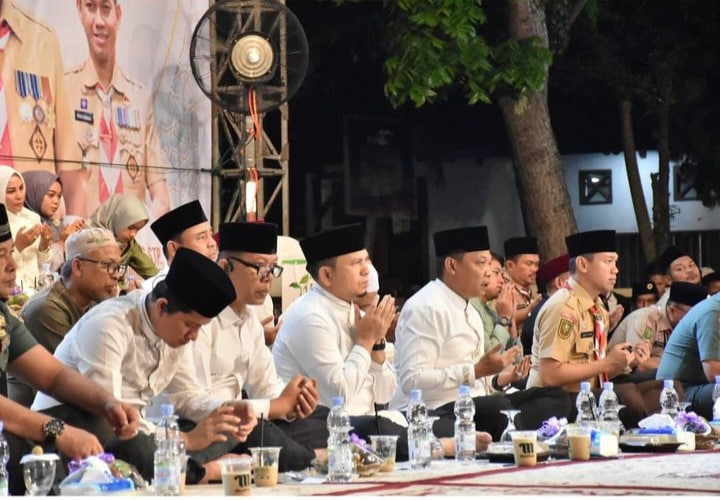 Suasana ketika pembacaan doa