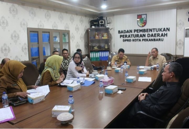 Suasana saat rapat dengar pendapat berlangsung