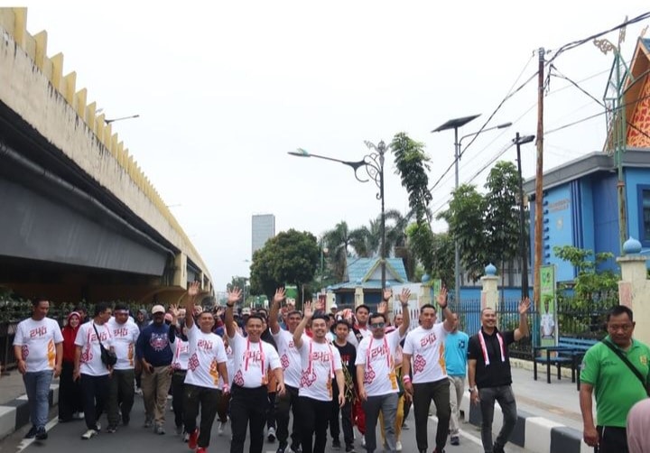 Wakil Ketua DPRD pekanbaru Ginda Burnama saat mendampingi Pj Walikota saat melaksanakan gerak jalan santai