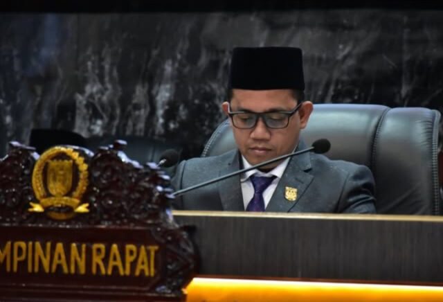 Rapat dipimpin Ketua DPRD Kota Pekanbaru Muhammad Isa Lahamid