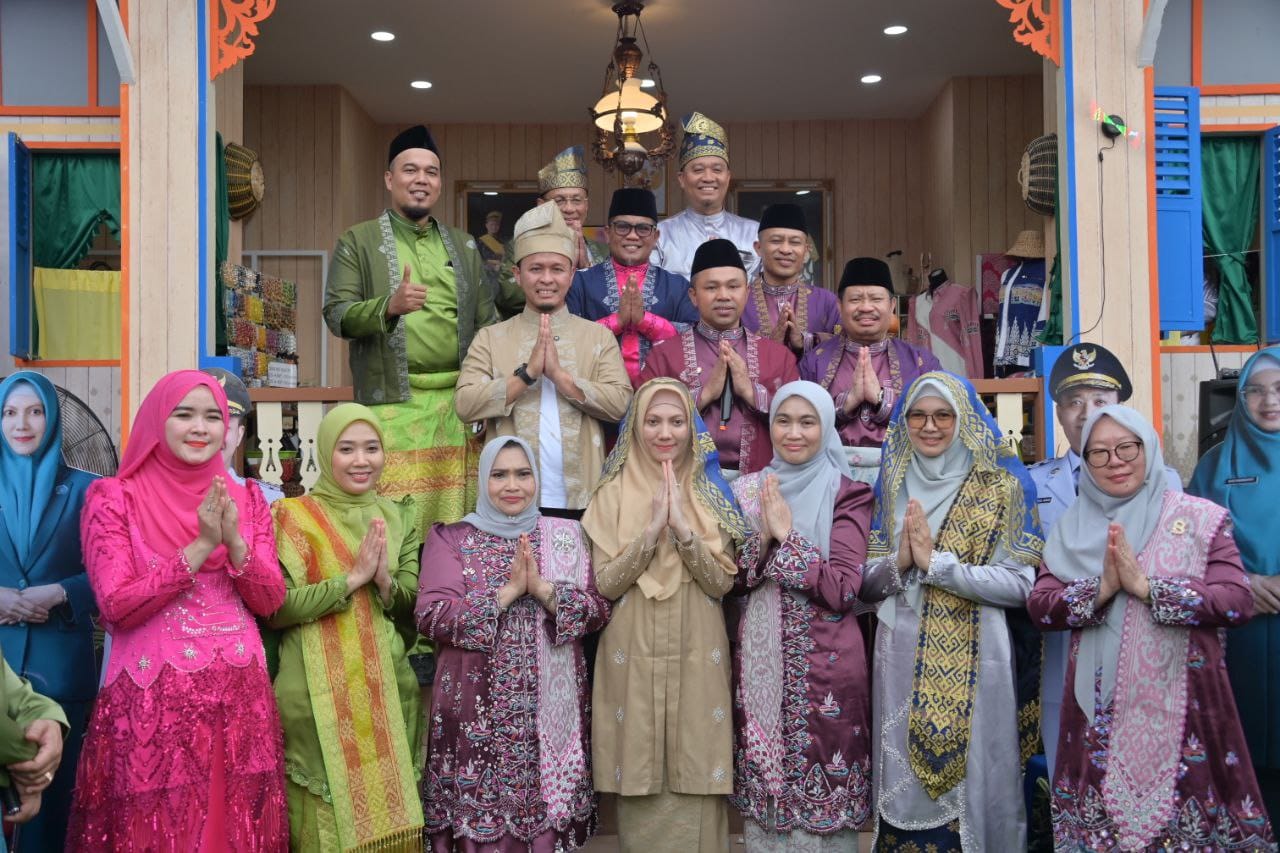 Foto Bersama Gubernur,walikota dan Bupati Se Riau