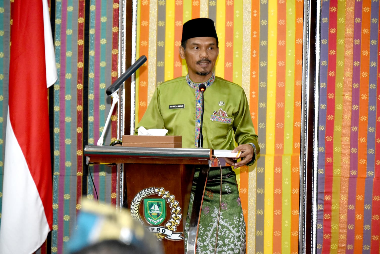 Sekretaris DPRD Bengkalis Rafiardi menyampaikan agenda Sidang Paripurna Istimewa DPRD dalam rangka peringatan Hari Jadi Bengkalis ke-513